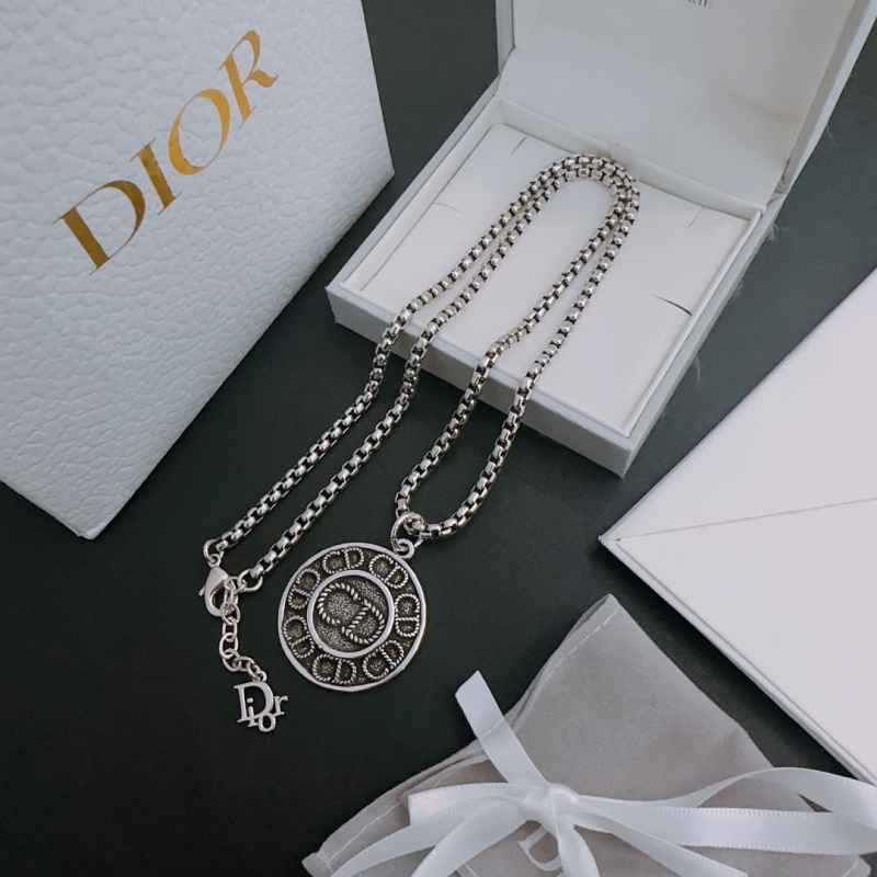 chr1st1an D10r necklaces